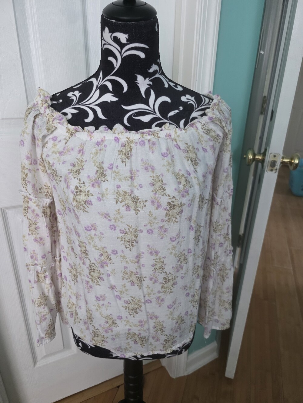 Rue21 White Off-Shoulder Blouse with Lavender Floral